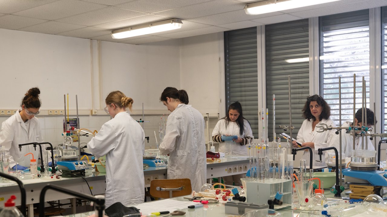 Les sélections départementales des Olympiades de Chimie 2026 au département GBIO !